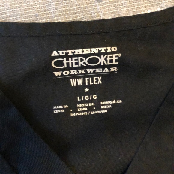 Cherokee scrub top - Picture 2 of 3